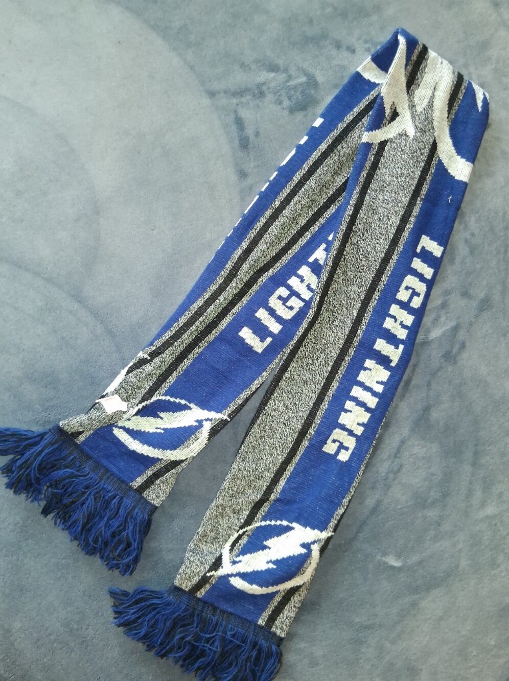 FOCO NHL Tampa Bay Lightning Knit Scarf Blue Gray White Officially Licensed